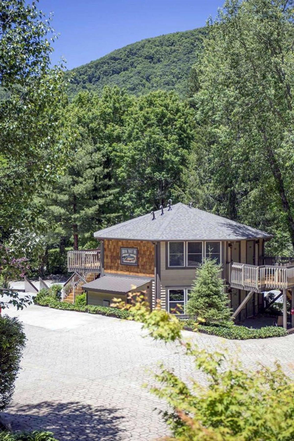 Brook Trout Inn Sapphire 外观 照片